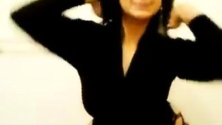 Arab Asian Girl Twerking on Webcam with a Big Booty
