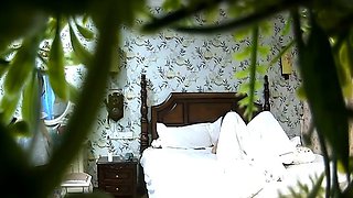 Horny fat arab housewife fingered on amateur hidden cam
