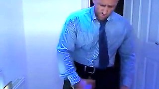 Empresrio Barbudo Punheta Solo Amadora