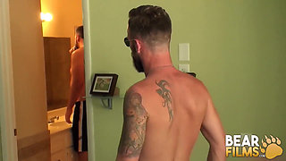Bearfilms - Huge bear Aiden Storm raw breeds tiny Bone Flexx