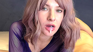 A Secretary in Leather Leggings Powerfully Sucks off the Boss in the Office and Swallows Cum