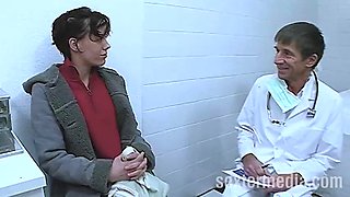 Pussy licking in kinky doctor office