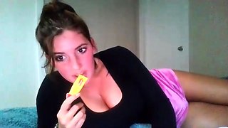 Webcam big booty brunette fucking machine toy hard