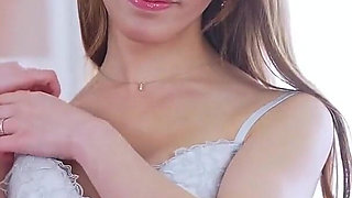 Newcomer Koitsuki Noa (25), a Carnivorous Wife Obsessed with Good Food, Sake, and Great Sex, Makes Her Av Debut. Chapter.1