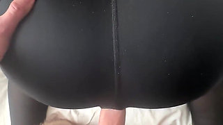 A Big Ass Looks Good in Nike Pro Leggings and Therefore Gets a Dick in Her Tight Pussy - Full Video