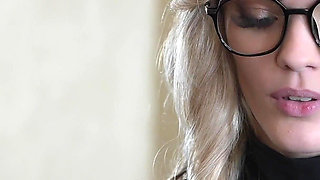 Jade, 20 Years Old, She Bangs Her Customers