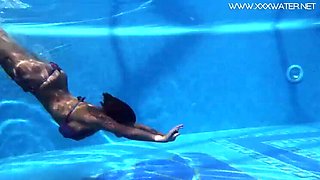 Canadian MILF Heidi Van Horny's X-Rated Pool Time