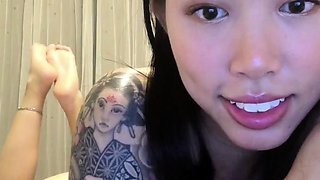 Amateur Webcam Cute Teen Plays Solo with Big