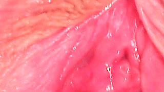 18yo Mia Hilton gapes and wanks her perfect pussy