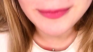 Amateur webcam girl masturbate big dildo