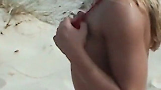 Amateur blonde lucy gets kinky in the dunes