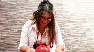 Mad Scientific Make Pop Experiments with Balloons - Bunny Looner