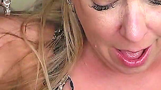 Maisie Lewis Facetimes Her Boyfriend with Sneezing Fetish