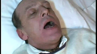 Young Beauty Makes Herself Available to Old Geezer