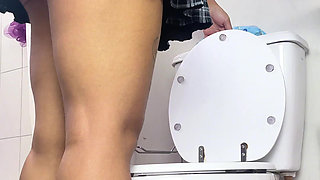 Desperation Fart Explosion and Toilet Farts Chubby Latina