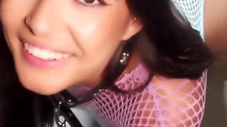 Nuria Millán Is the Perfect Toilet