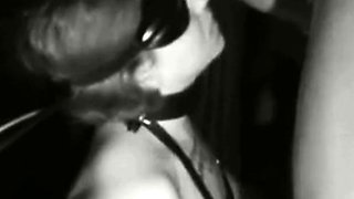 Die Blowjob-Sitzung eines deutschen Amateur-Paares endet mit
