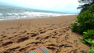 Secret Moment on the Beach Stranger Peeks and Gets His Chance