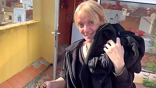 WASHING MACHINE ROOM - THE NEIGHBOUR SUCKS COCK AND I CUM IN HER