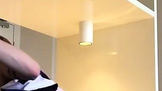 amateur vip ass masturbating on live webcam