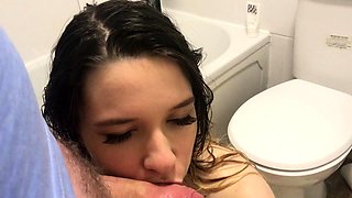 Amateur girl blowjob in shower on sex dating