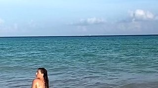 Amateur hottie fucked outdoor in public