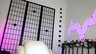 babe lol li pop masturbating on live webcam