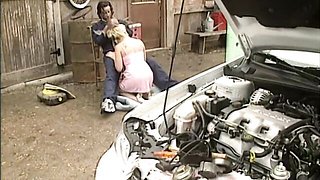 Sexy as hell blonde Yvonne Paradise penetrated in the missionary pose