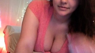 Big boob brunette masturbates on webcam