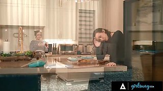 Lesbian MILF Sinn Sage Foot Fetish with Neighbor Charlie Forde - Spanish Subtitles Reality