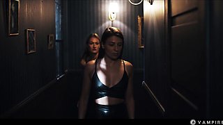 Matchless Octavia Red and Talia Mint - cosplay video - Vampired
