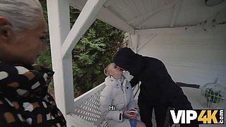 Vip4k. nailed a hot blondie in a three-way, her boyfriend was cuckolding