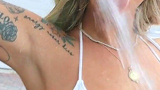 Kali Roses & Elana Bunnz - Teddy Tarantino Car Wash Fuck