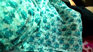 Indian desi aunty show our boobs in our boy friend outdoor with car then cumshot sex in car