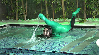 Surprise in the Hotel Pool