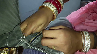 Sister-in-law sucked brother-in-law's cock on the train and took out water from brother-in-law's penis for the first time in a moving train.