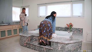 Hitching a Ride - Maya Woulfe / Brazzers