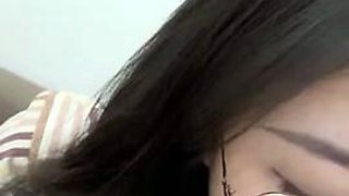 Amateur Webcam Cute Teen Plays Solo with Big