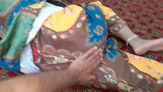 Desi Stepmom Invites Step Son For Rough Sex Game - Big Ass Creampie in Hindi