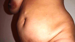 Veevee Gaping and Spreading Slide Show