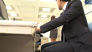 Office Temptation - the Pantyless Coworker Suddenly Undresses Right Before His Eyes - Part1