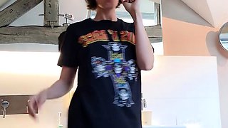 Big boob brunette masturbates on webcam