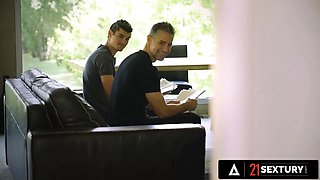 Twenty one sextury - super-sexy Alexis Crystal lures two guys for outdoor double penetration nail