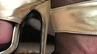 Seamed Nylon Feet & Extreme Heels