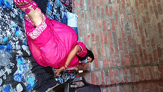 Shaadi me mili bhabhi ke saath maje