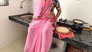 Aaj Bhabhi Ki Kichin Me Karte Bawkt Ki Bhabhi Ki Jabarjast Chudayi