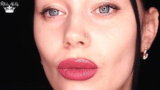 Hookah smoking and lipstick fetish