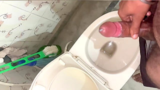 Virgin GF Fuckes Into Bathroom