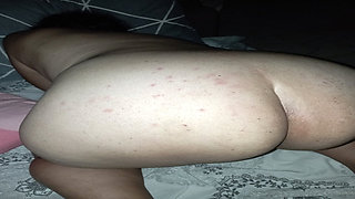 Horny divorced Turkish woman masturbates.