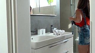 Curvy Grandma Gives Oral And Gets On POV Threesome